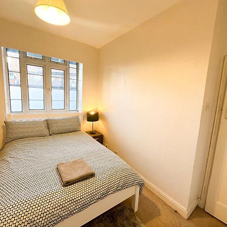 Ferienwohnung 2 Bed Flat - Short Walk From Brent Cross Station Hendon Exterior foto