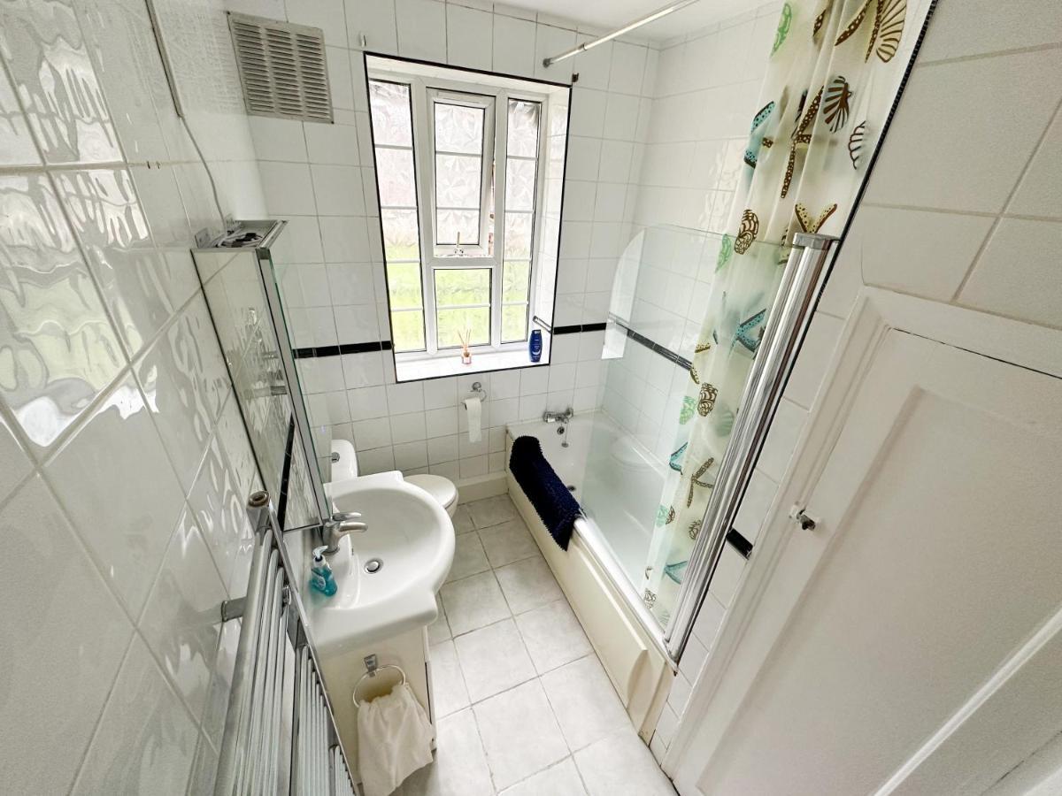 Ferienwohnung 2 Bed Flat - Short Walk From Brent Cross Station Hendon Exterior foto